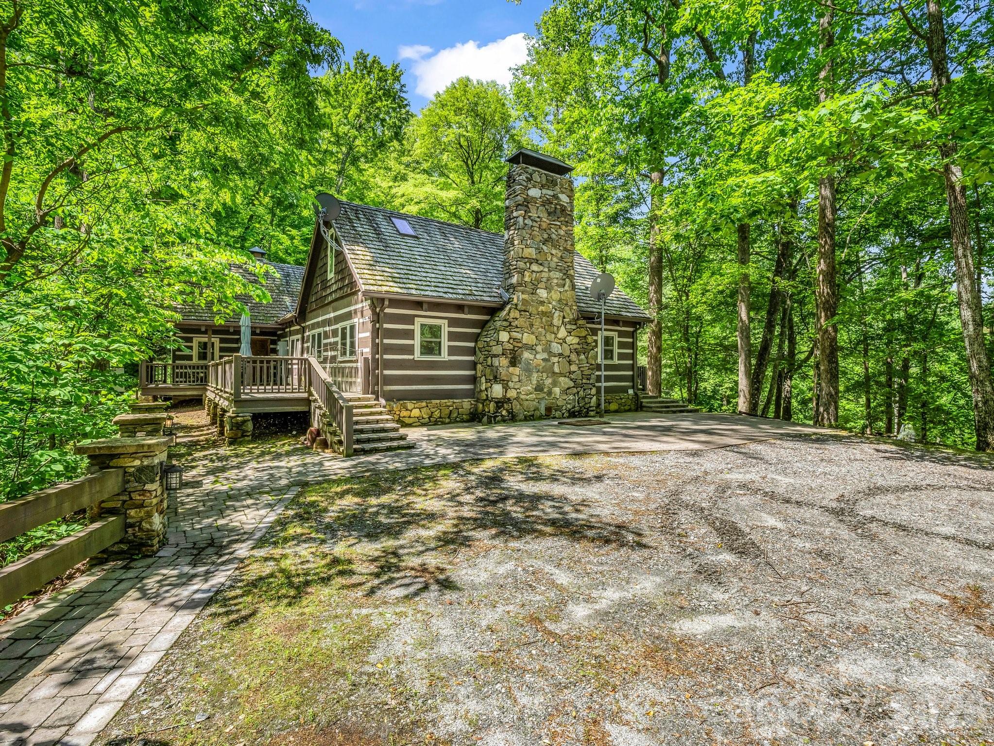980 Mountain Forest Drive — Union Mills
