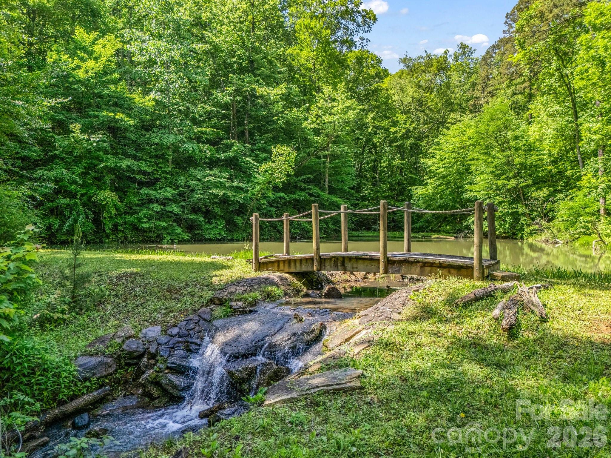 980 Mountain Forest Drive — Union Mills