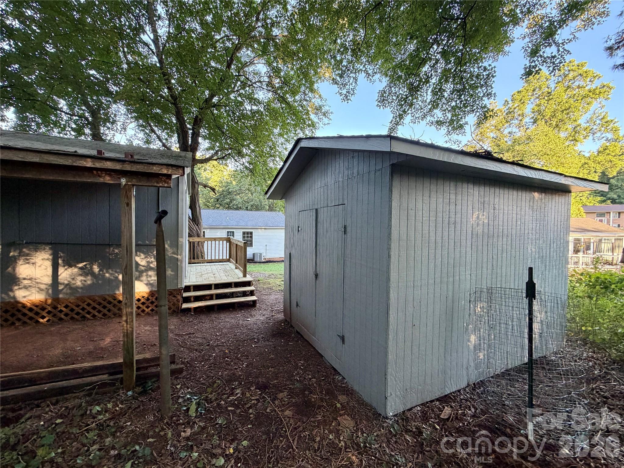 1880 Woodridge Circle — Hickory