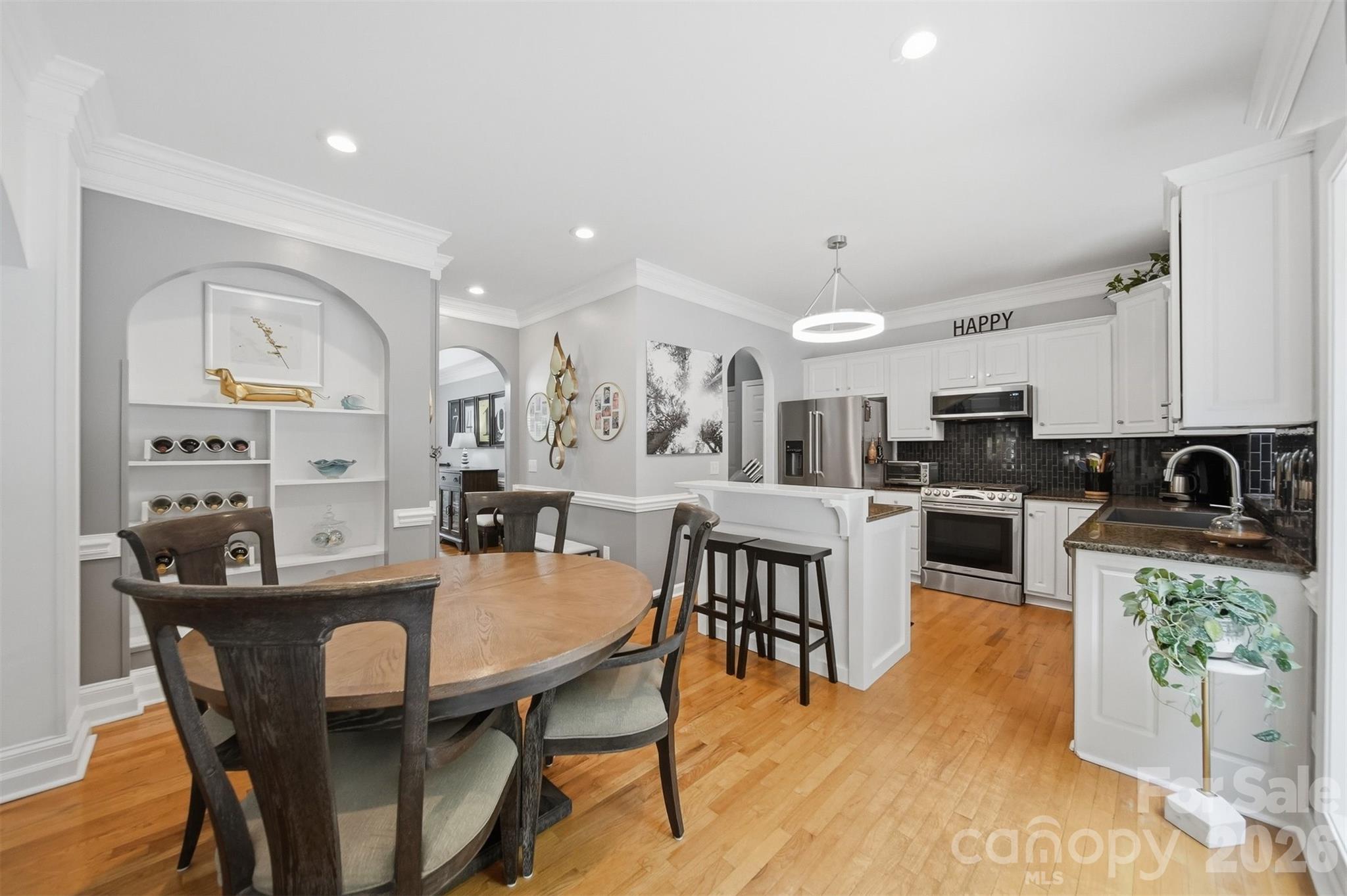 5780 Crown Terrace — Hickory