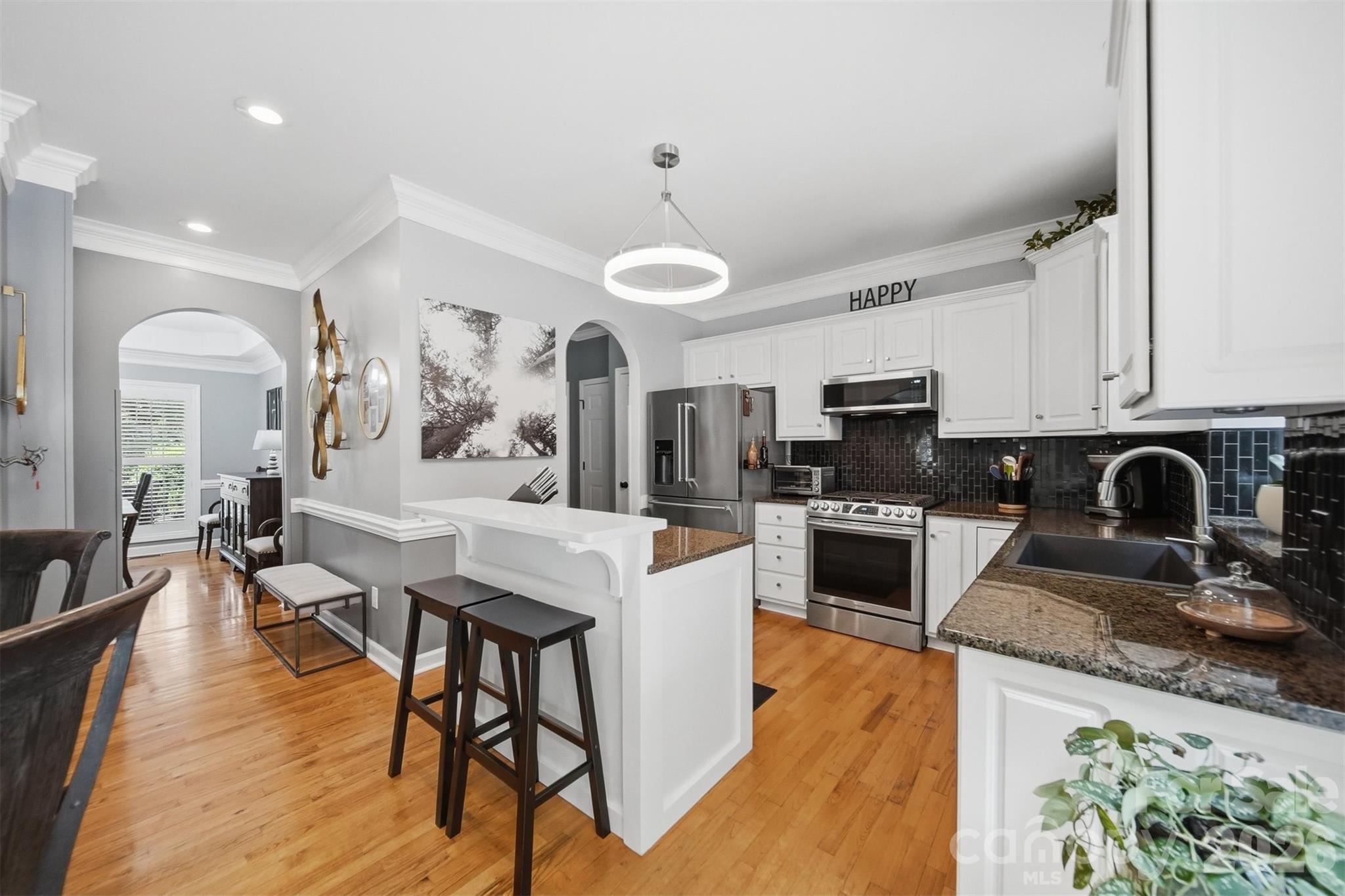 5780 Crown Terrace — Hickory