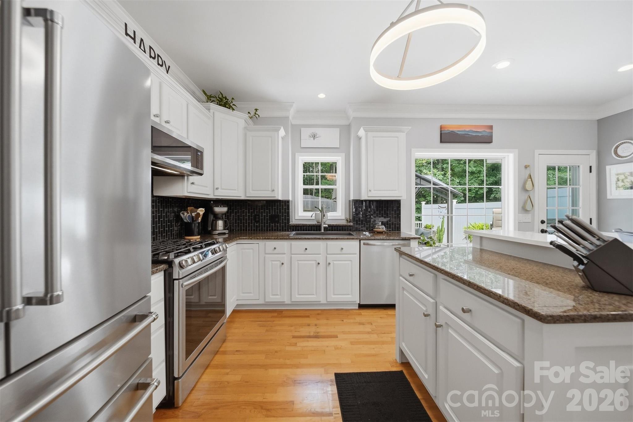 5780 Crown Terrace — Hickory