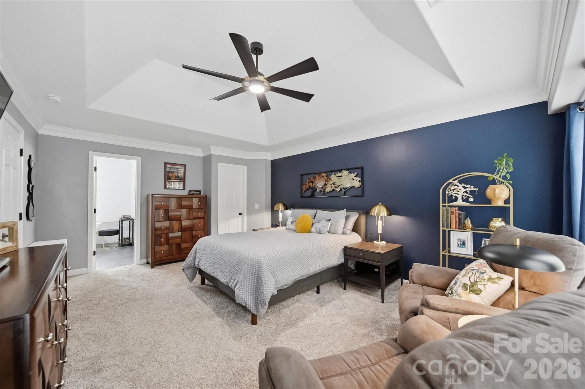 5780 Crown Terrace — Hickory