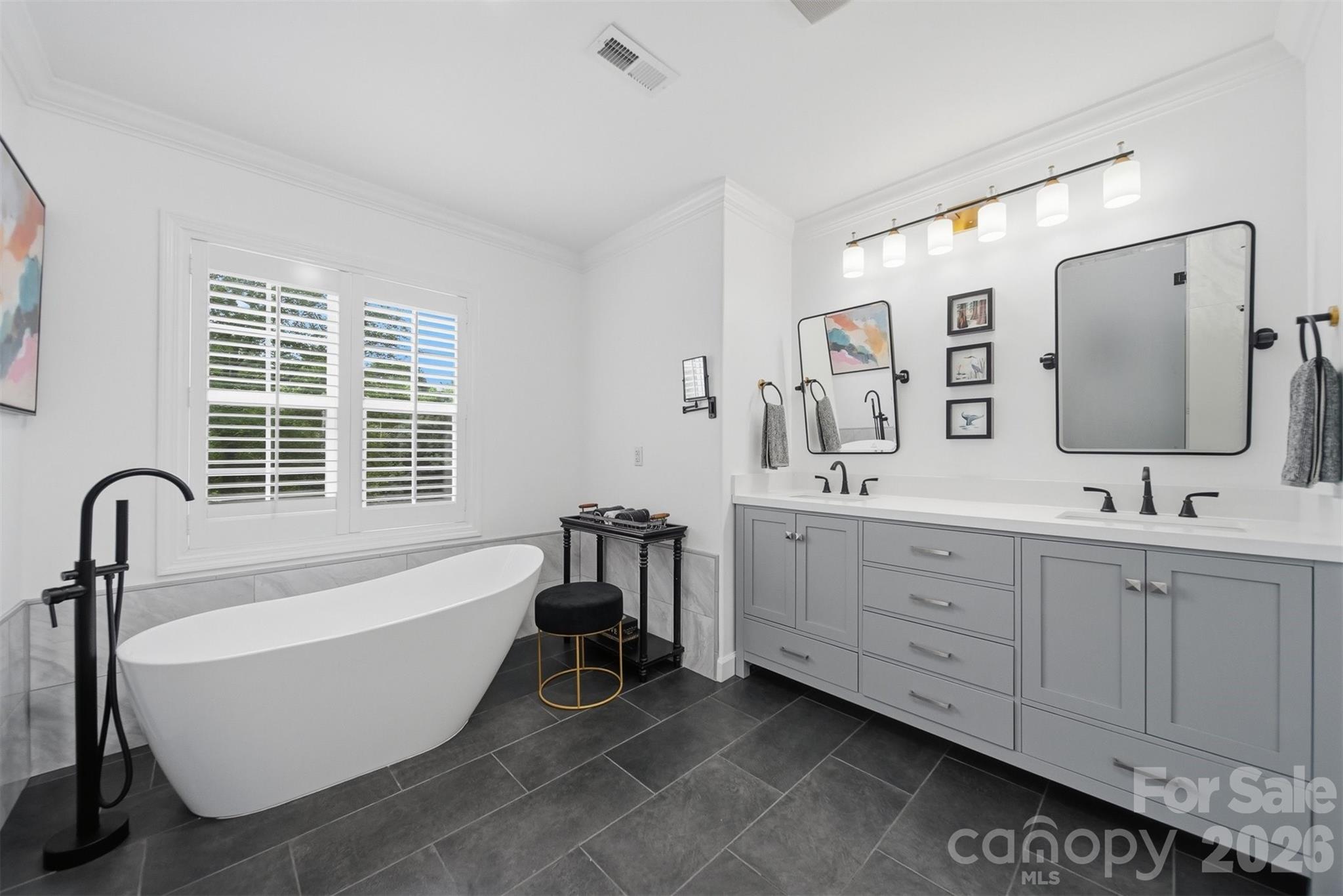 5780 Crown Terrace — Hickory