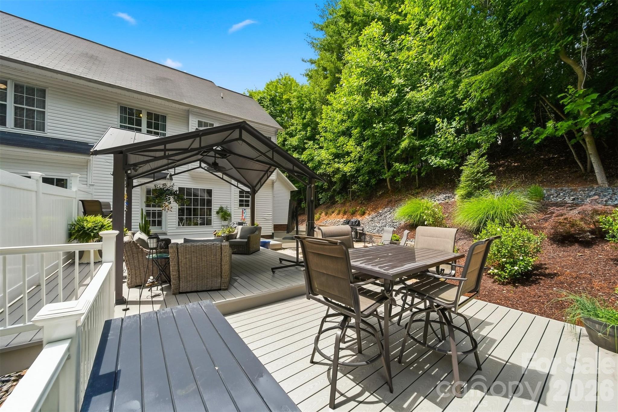 5780 Crown Terrace — Hickory