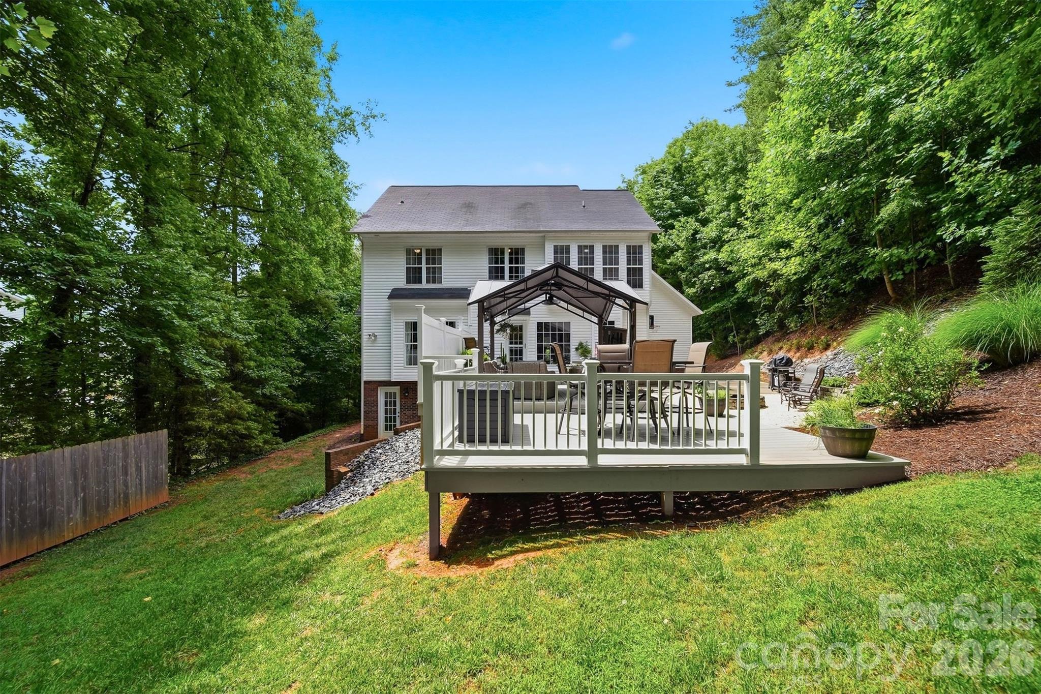 5780 Crown Terrace — Hickory