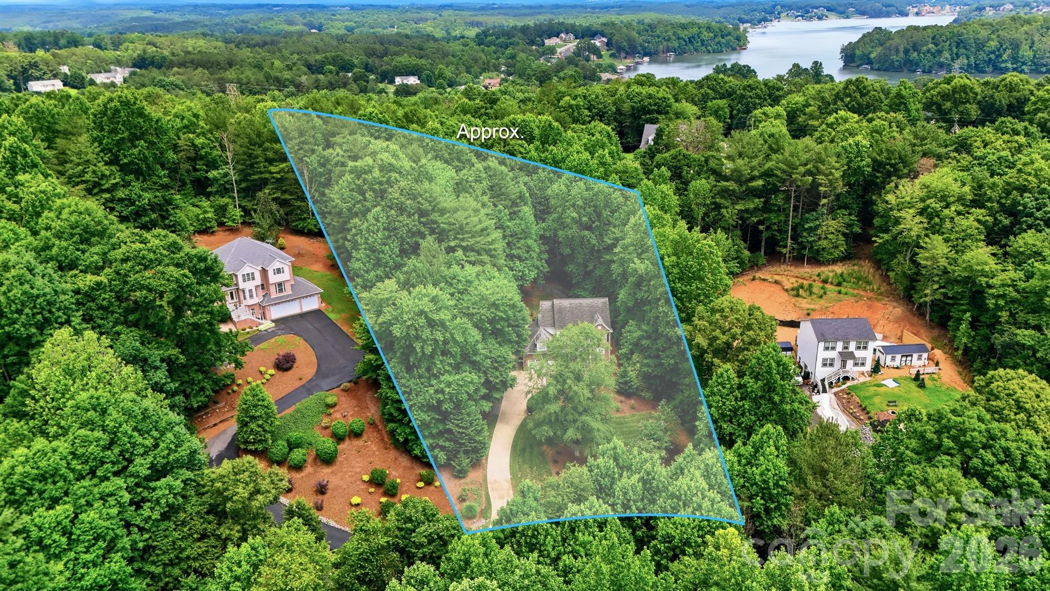 5780 Crown Terrace — Hickory