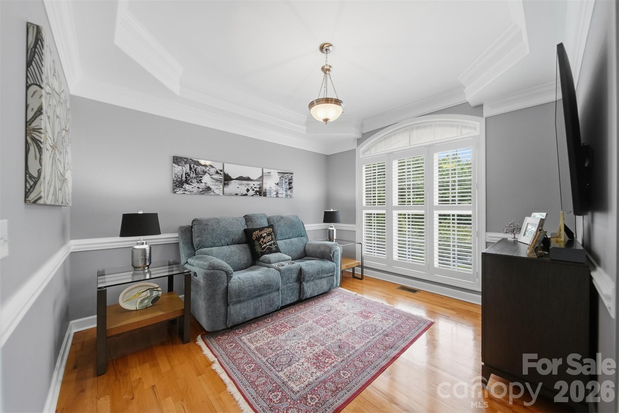 5780 Crown Terrace — Hickory