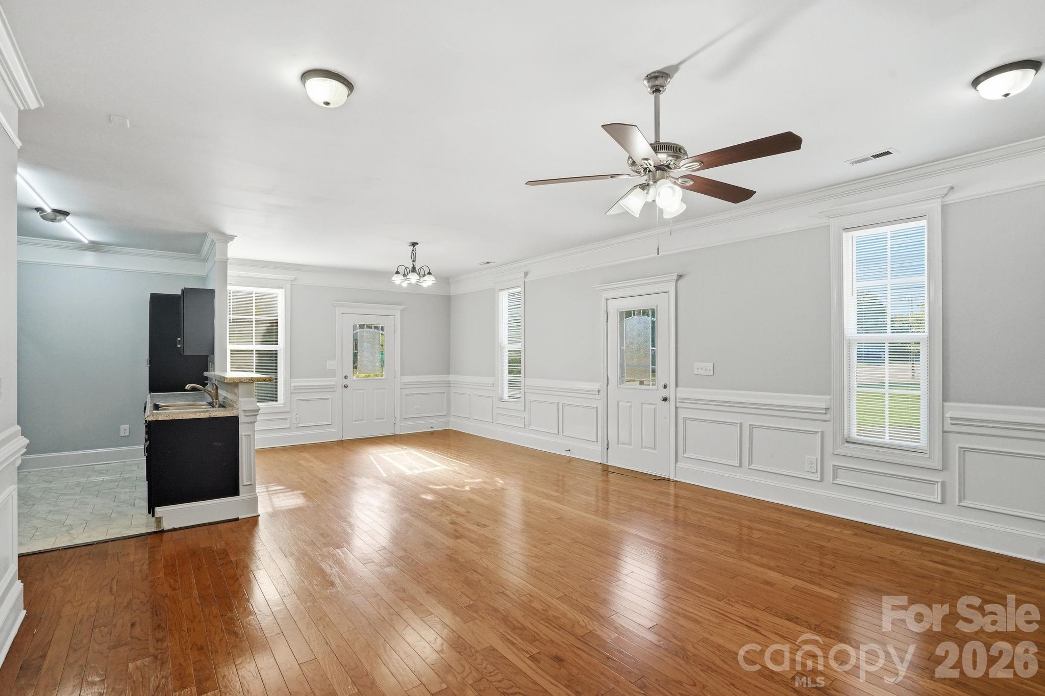 411 W Sullivan Street — Gastonia