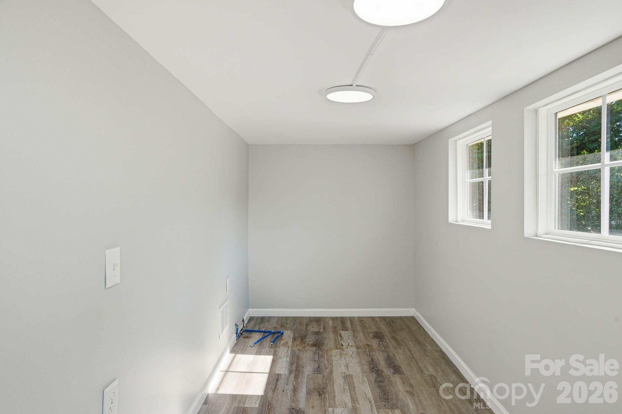411 W Sullivan Street — Gastonia