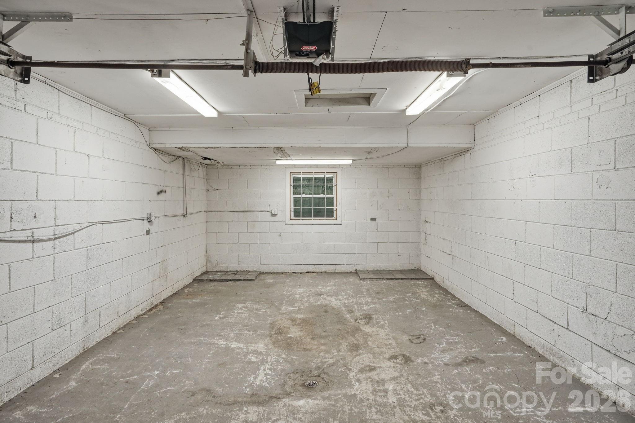411 W Sullivan Street — Gastonia