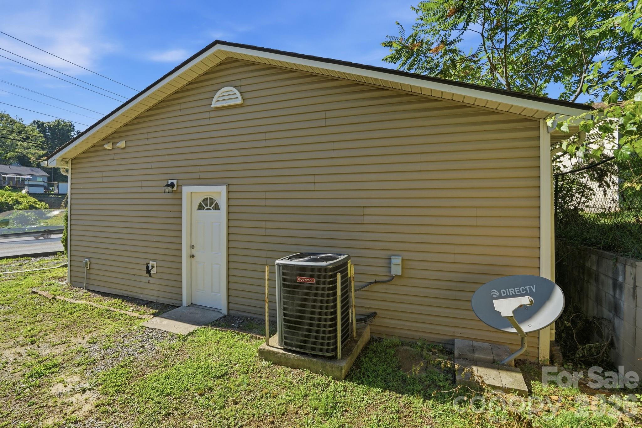 411 W Sullivan Street — Gastonia