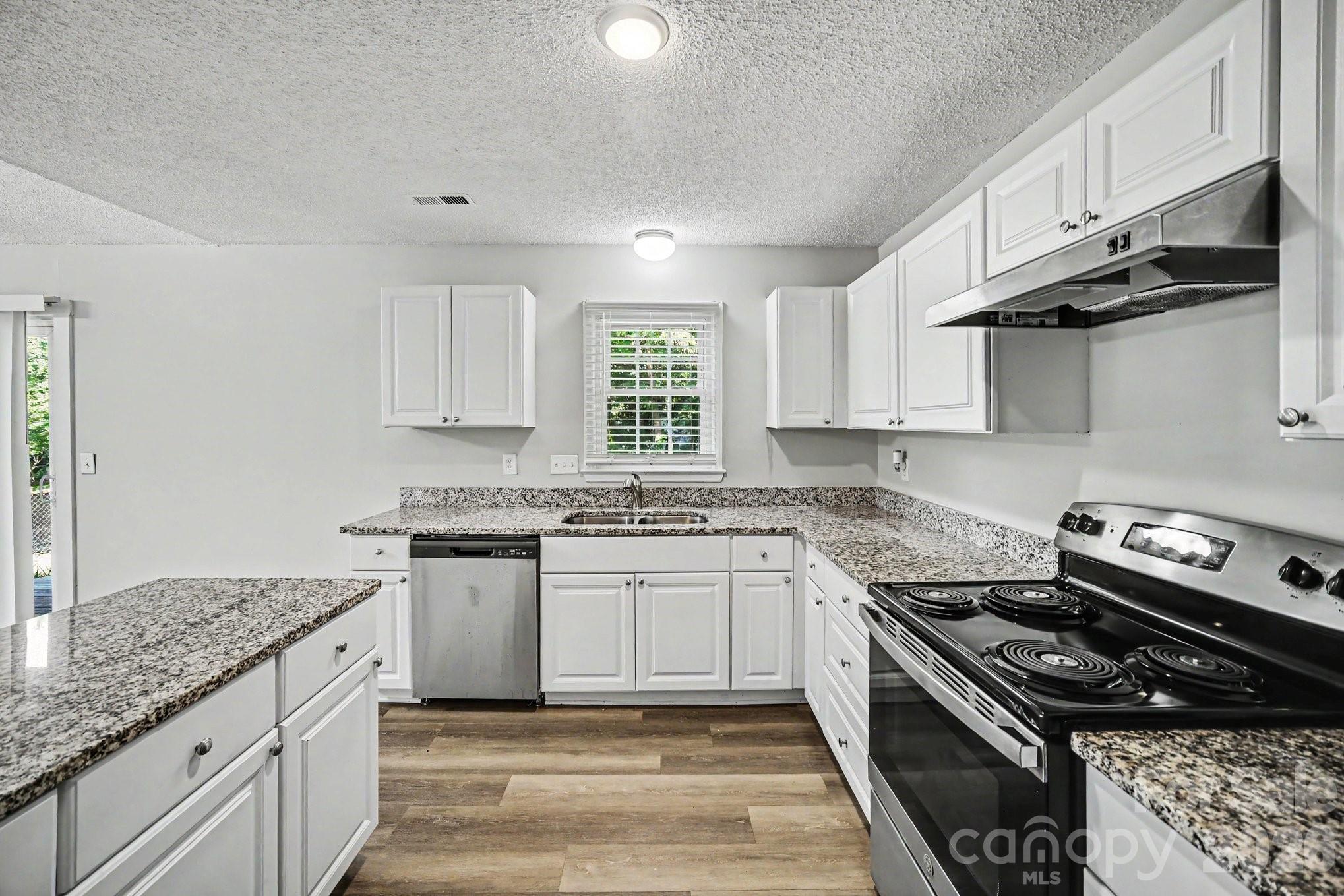 1530 Teddington Drive — Charlotte