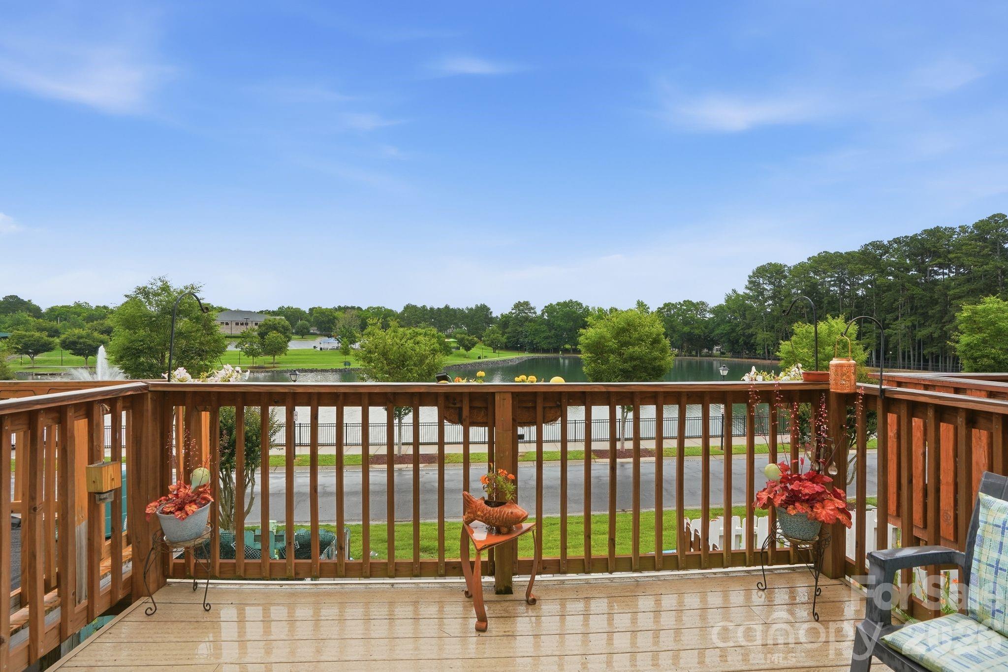 122 Water Oak Drive — Pineville