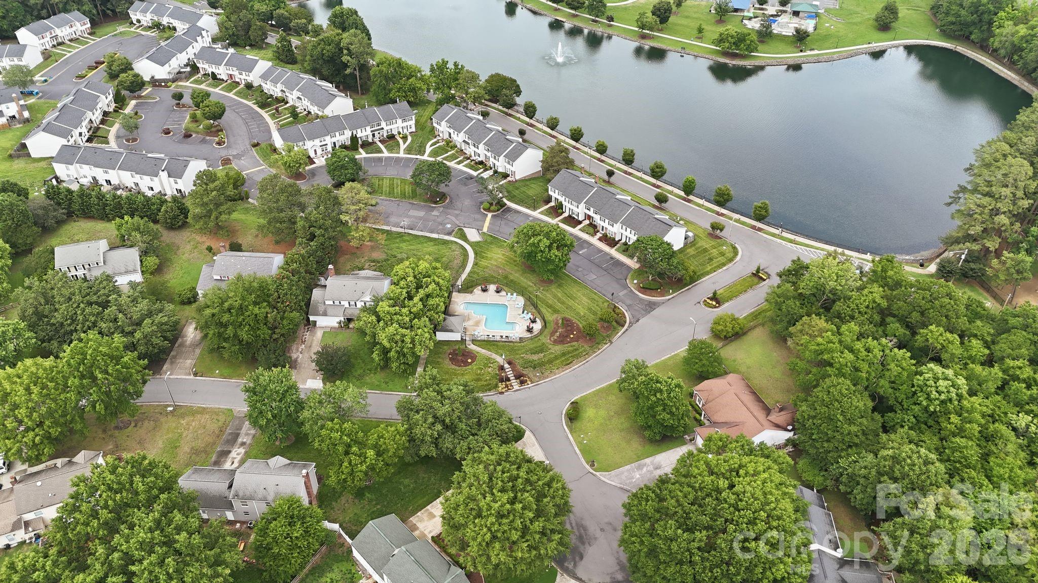 122 Water Oak Drive — Pineville