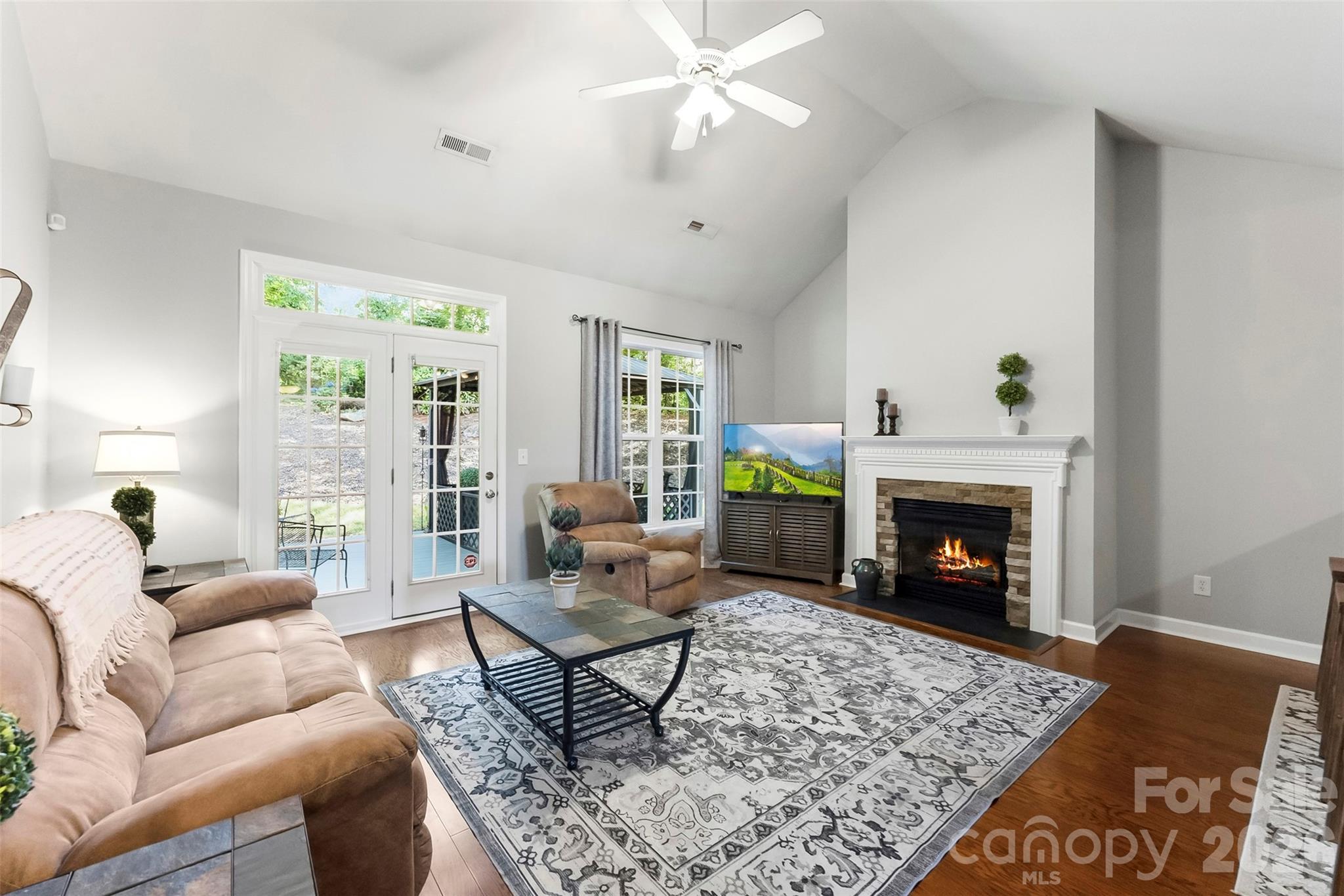 6008 River Garden Court — Lowell