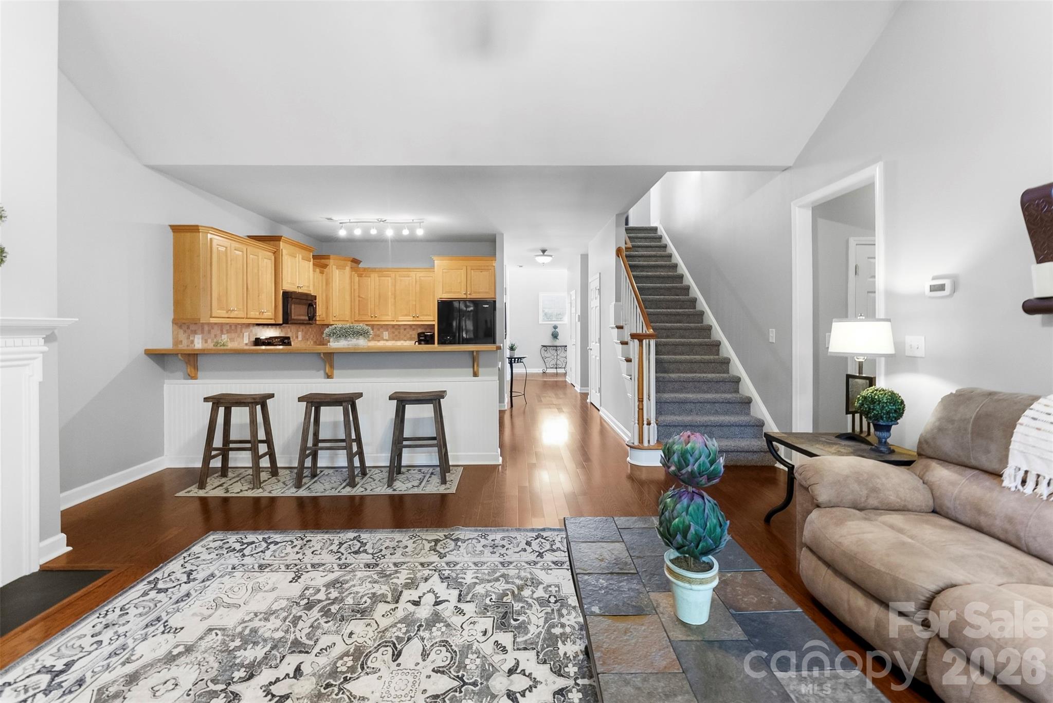 6008 River Garden Court — Lowell