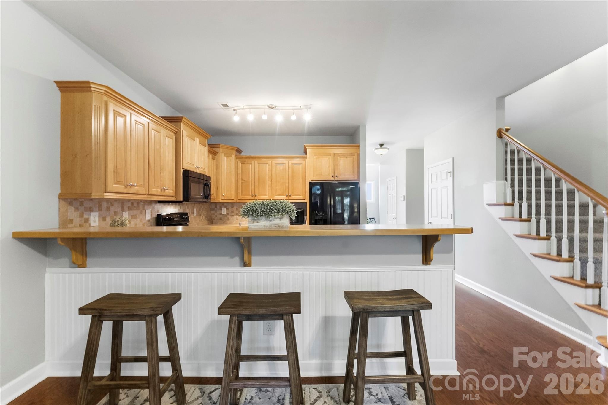 6008 River Garden Court — Lowell