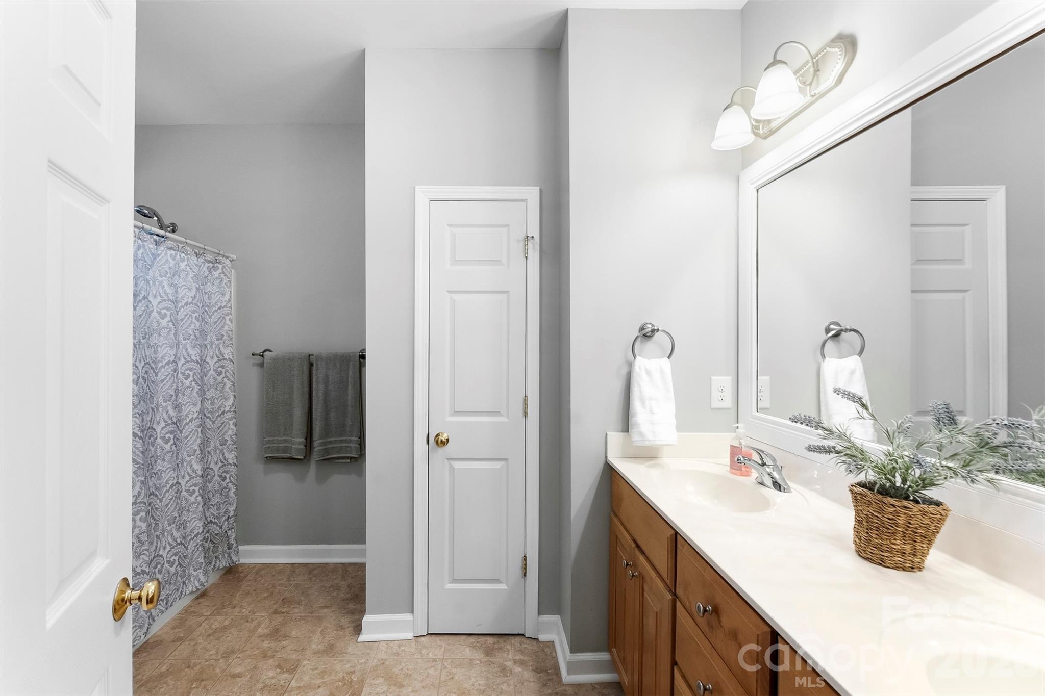 6008 River Garden Court — Lowell