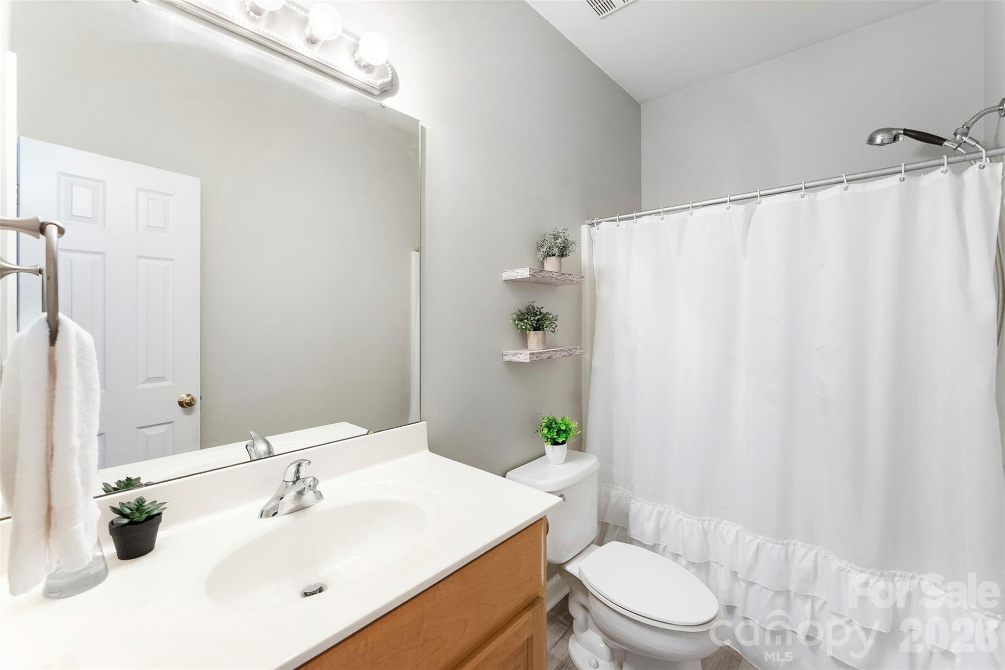 6008 River Garden Court — Lowell