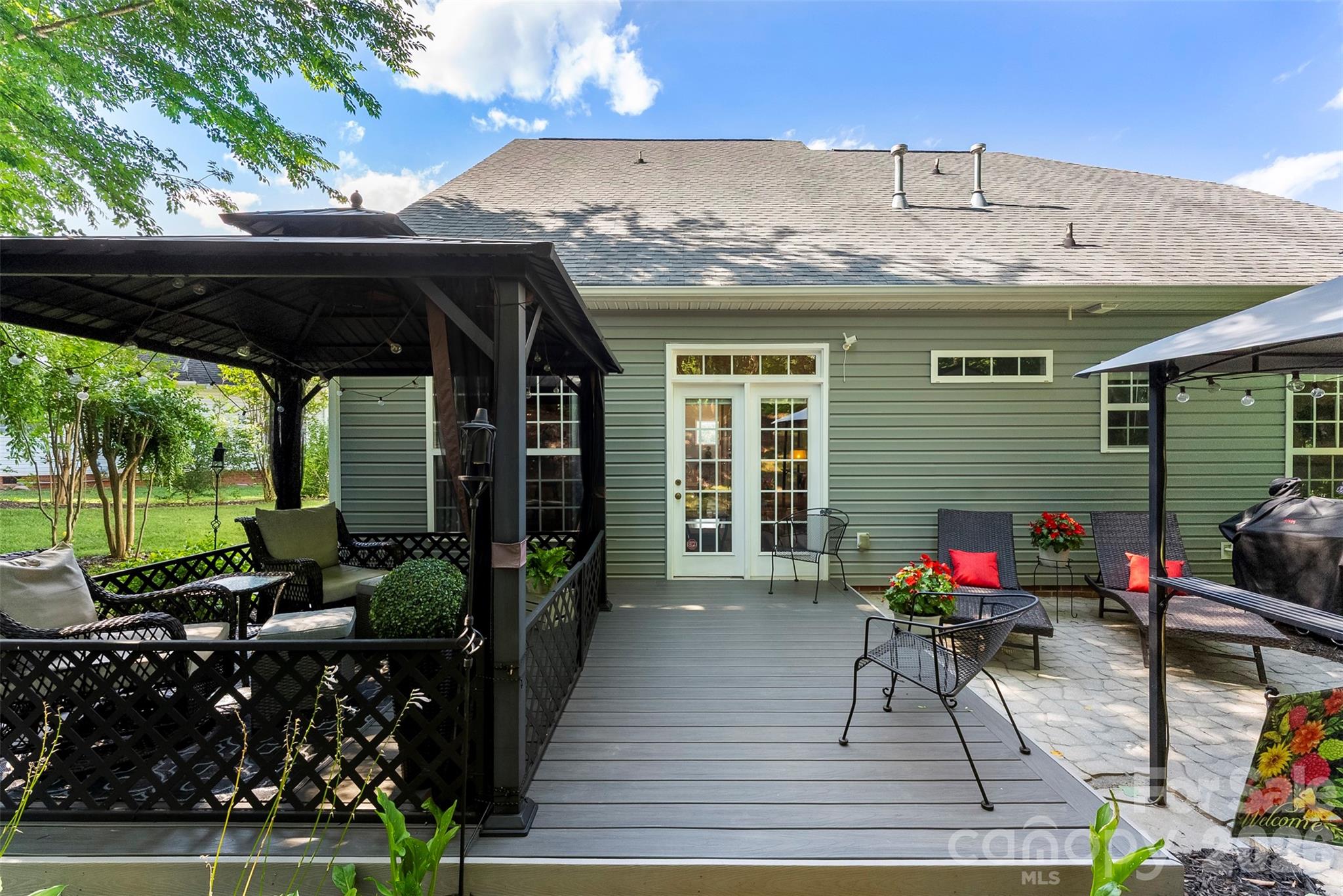 6008 River Garden Court — Lowell
