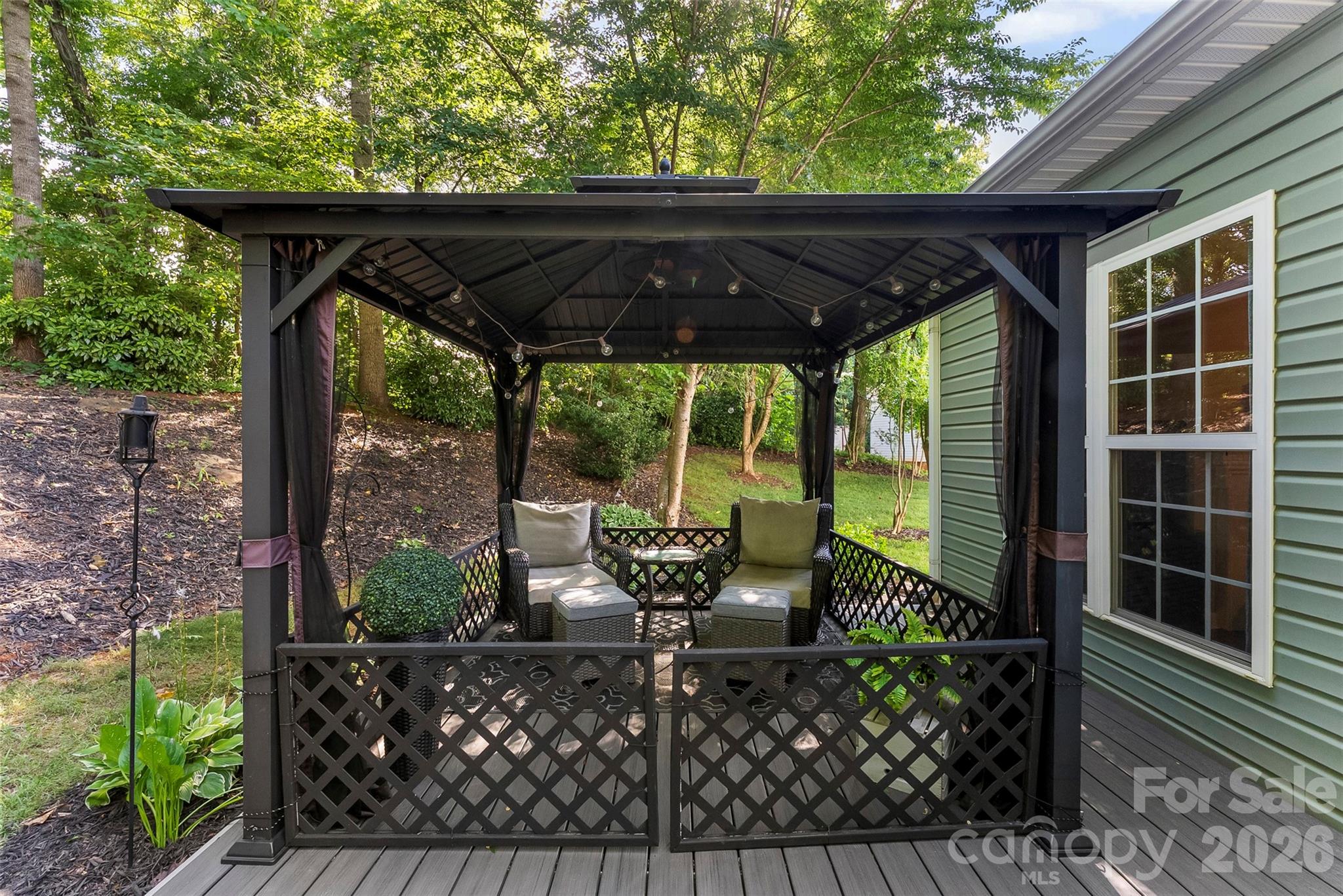 6008 River Garden Court — Lowell