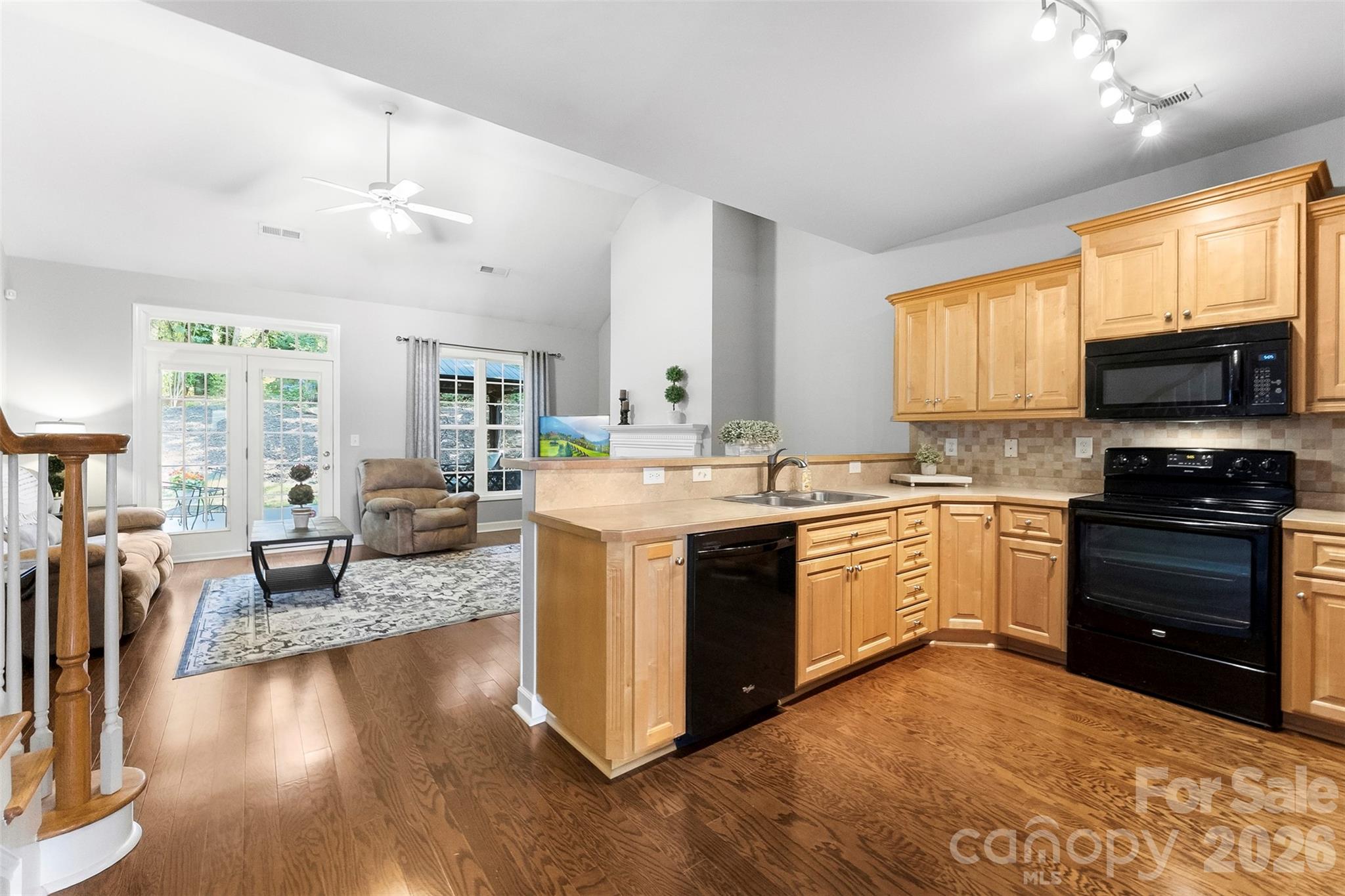 6008 River Garden Court — Lowell