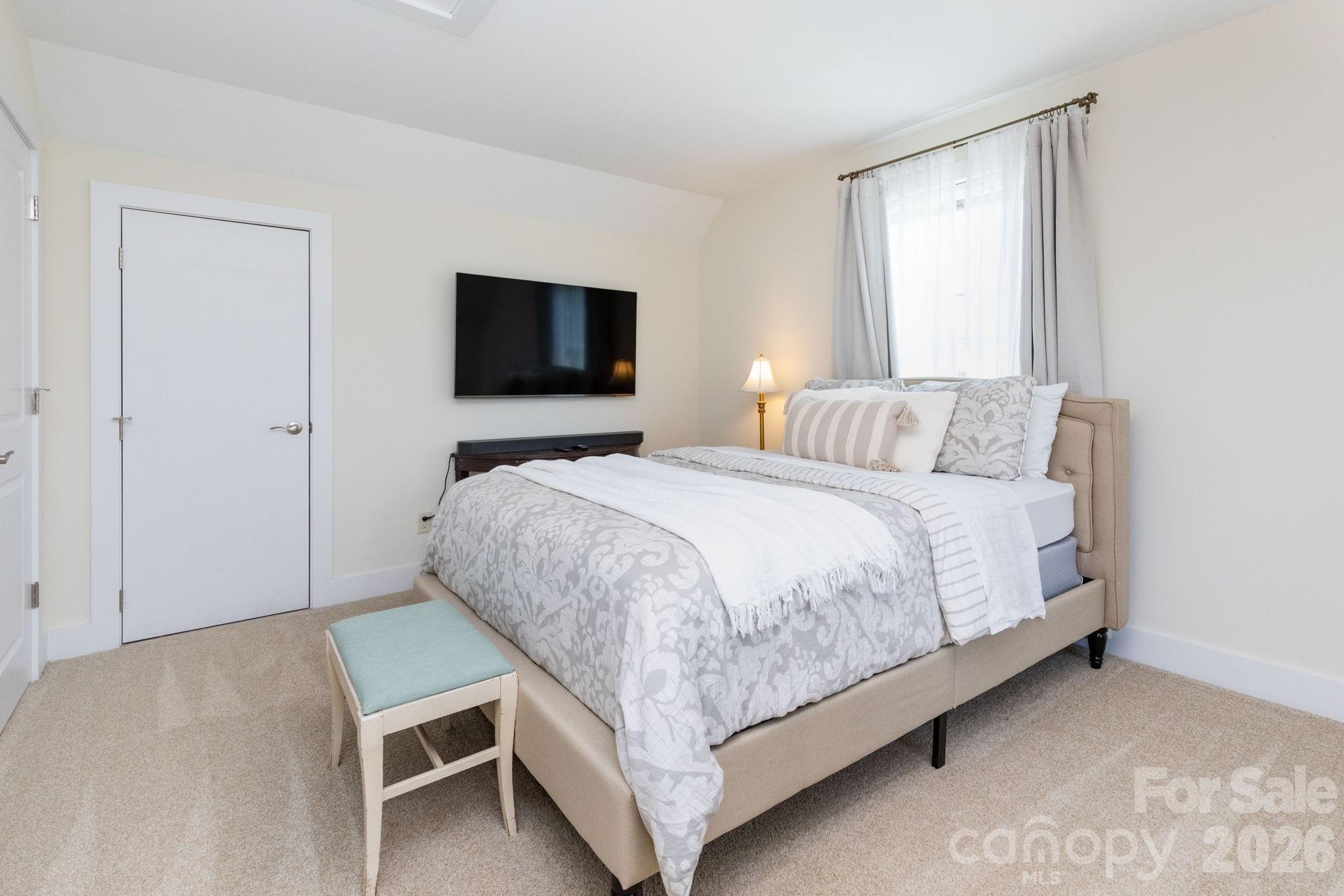 32 Greenwood Fields Drive — Asheville
