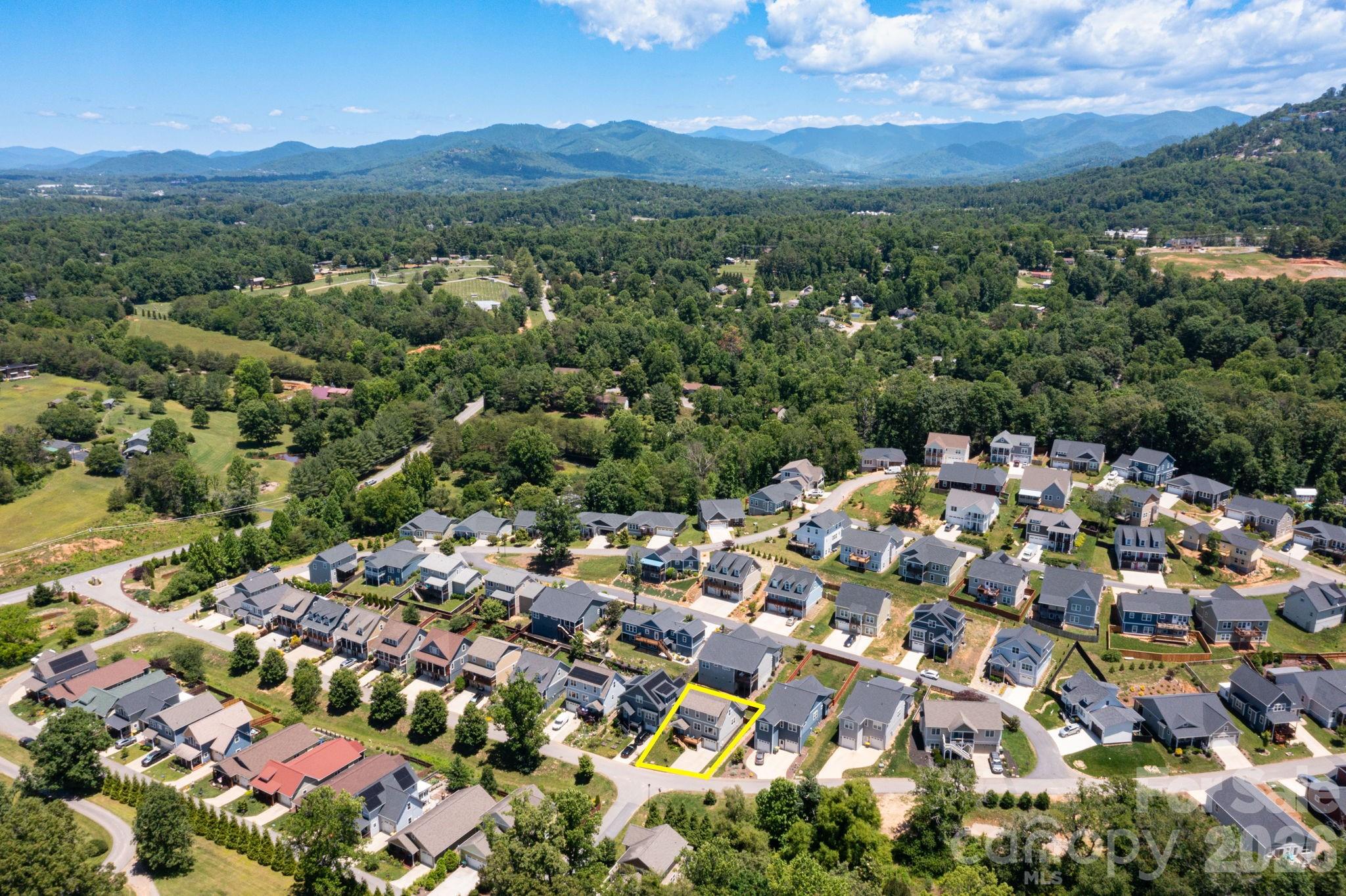32 Greenwood Fields Drive — Asheville