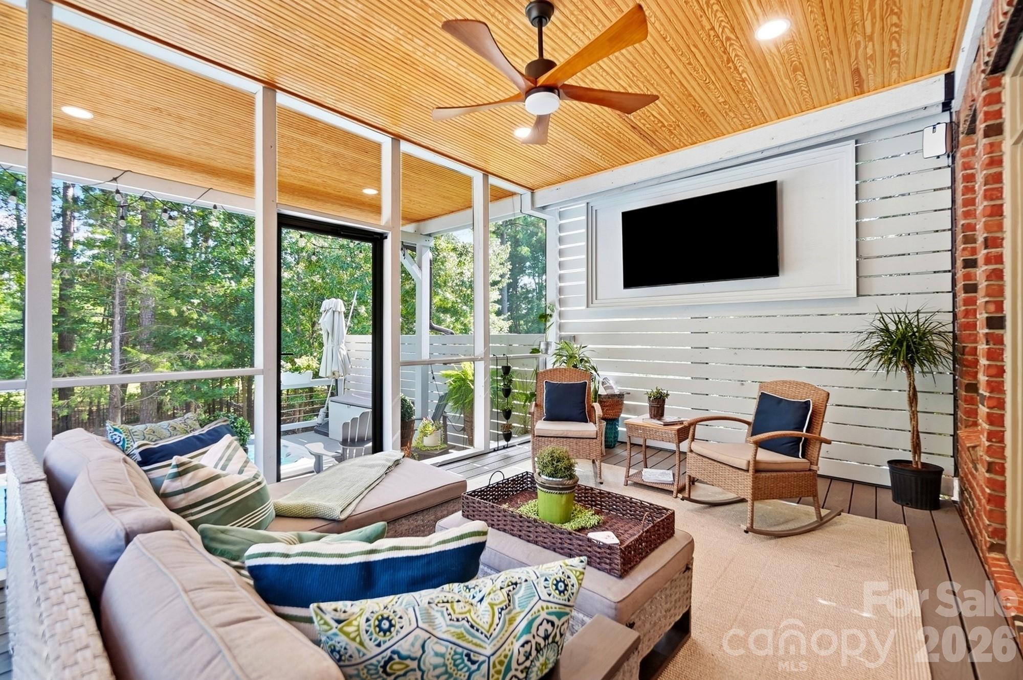 16601 Doves Canyon Lane — Charlotte