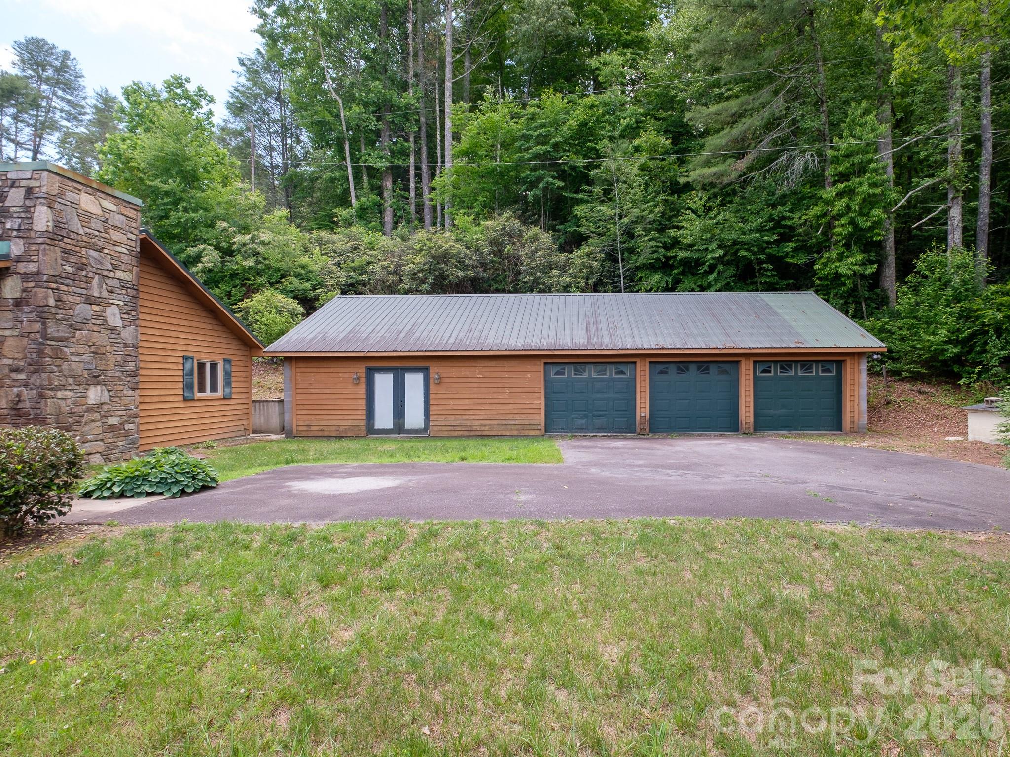 332 Island Cove Road — Penrose