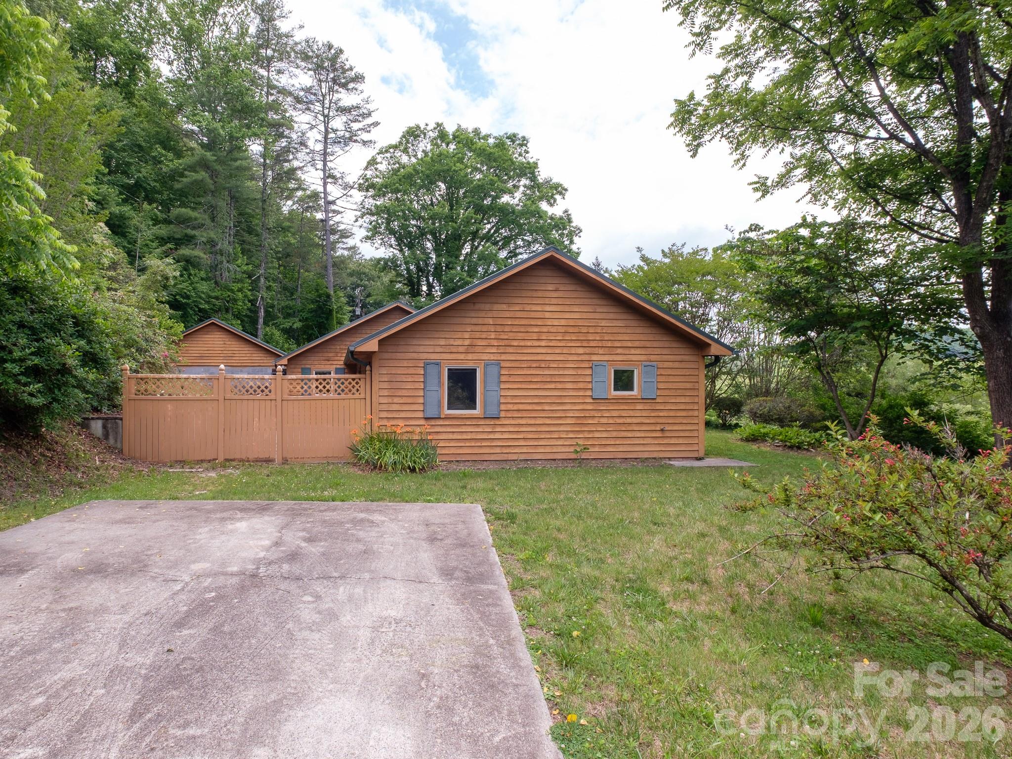 332 Island Cove Road — Penrose