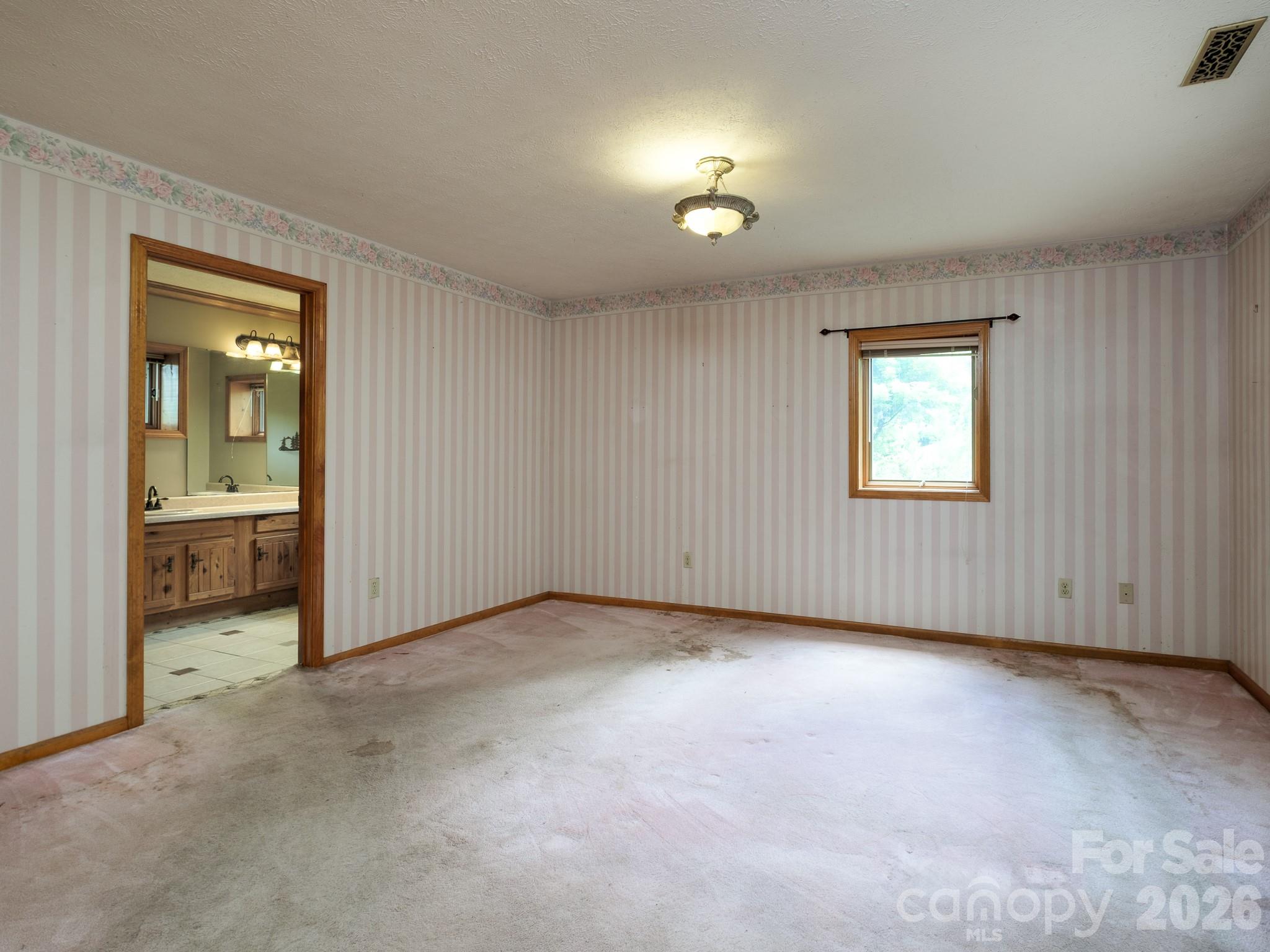 332 Island Cove Road — Penrose