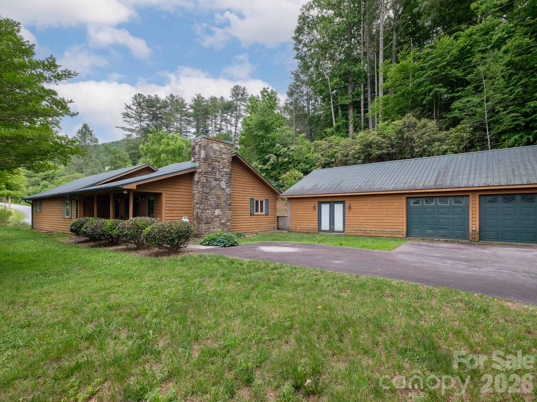 332 Island Cove Road — Penrose