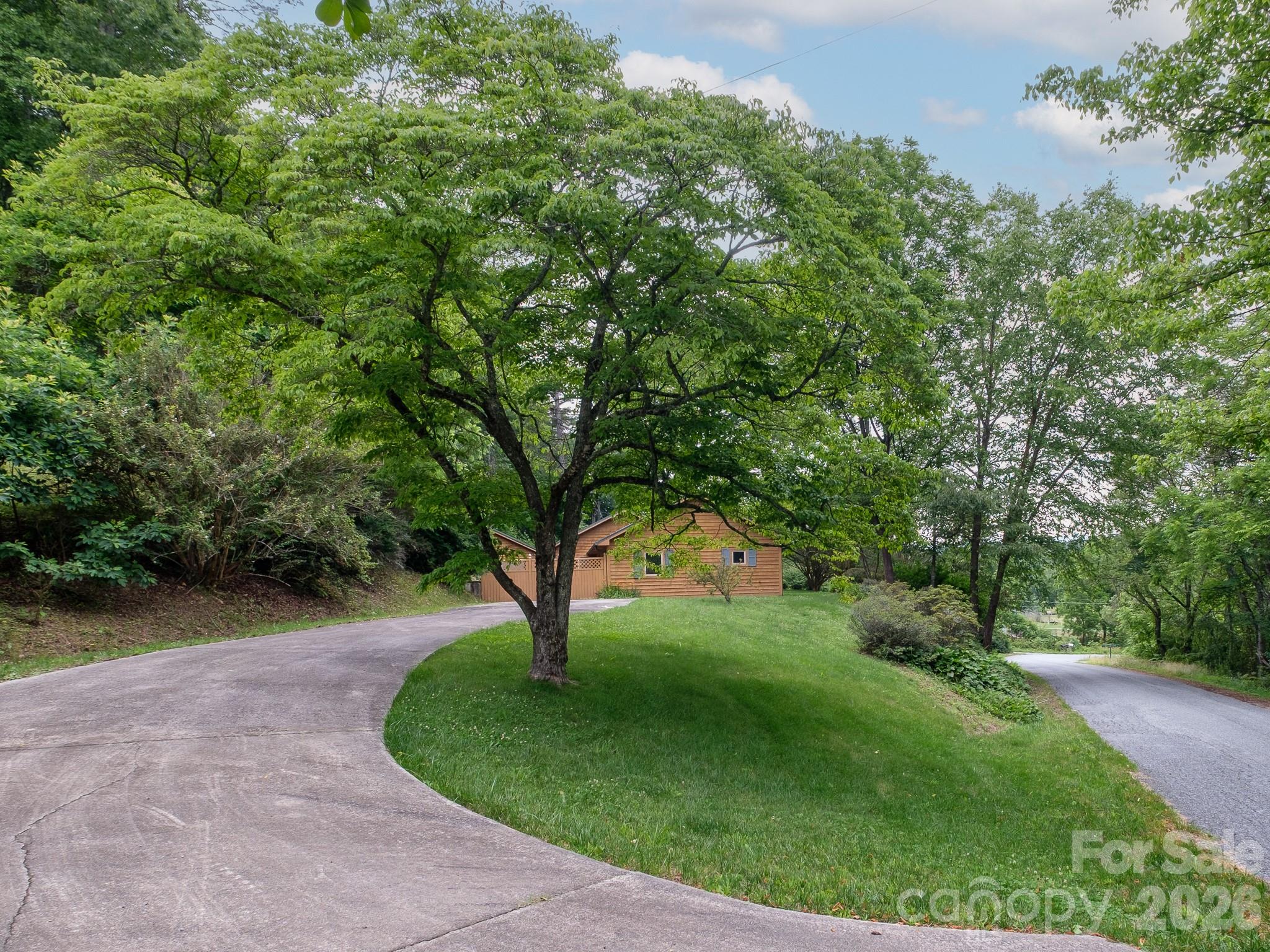 332 Island Cove Road — Penrose
