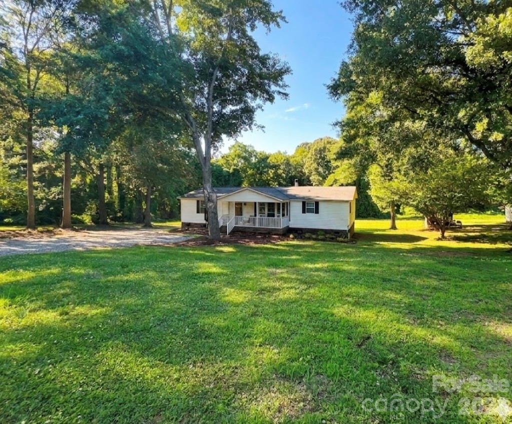 428 E Club Drive — Gastonia