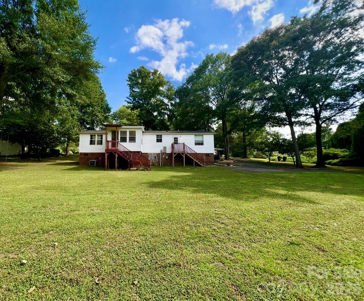 428 E Club Drive — Gastonia