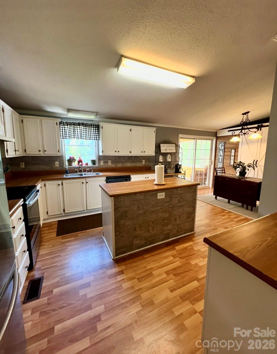 428 E Club Drive — Gastonia