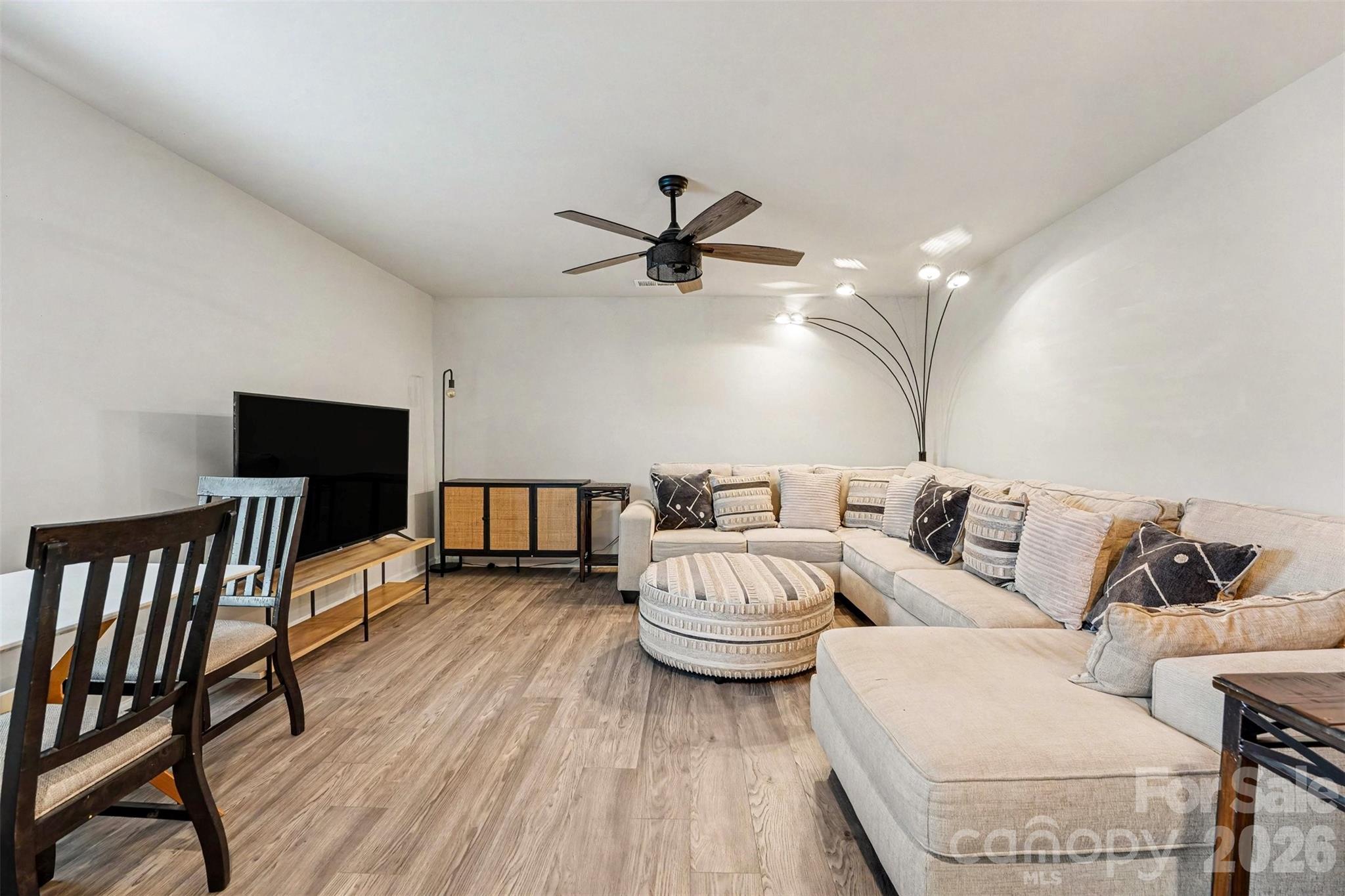 2509 Trollinger Drive — Catawba