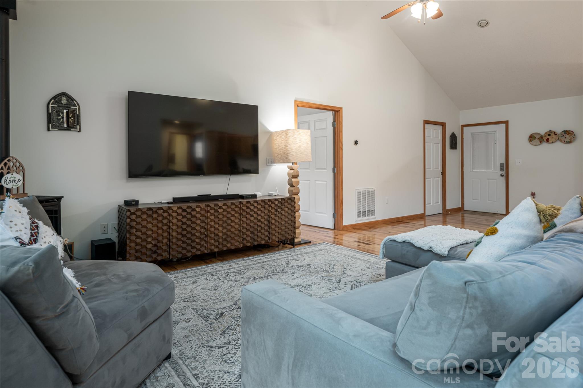 980 S River Road — Sylva