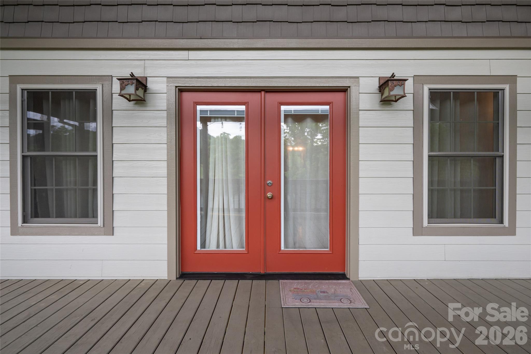 980 S River Road — Sylva