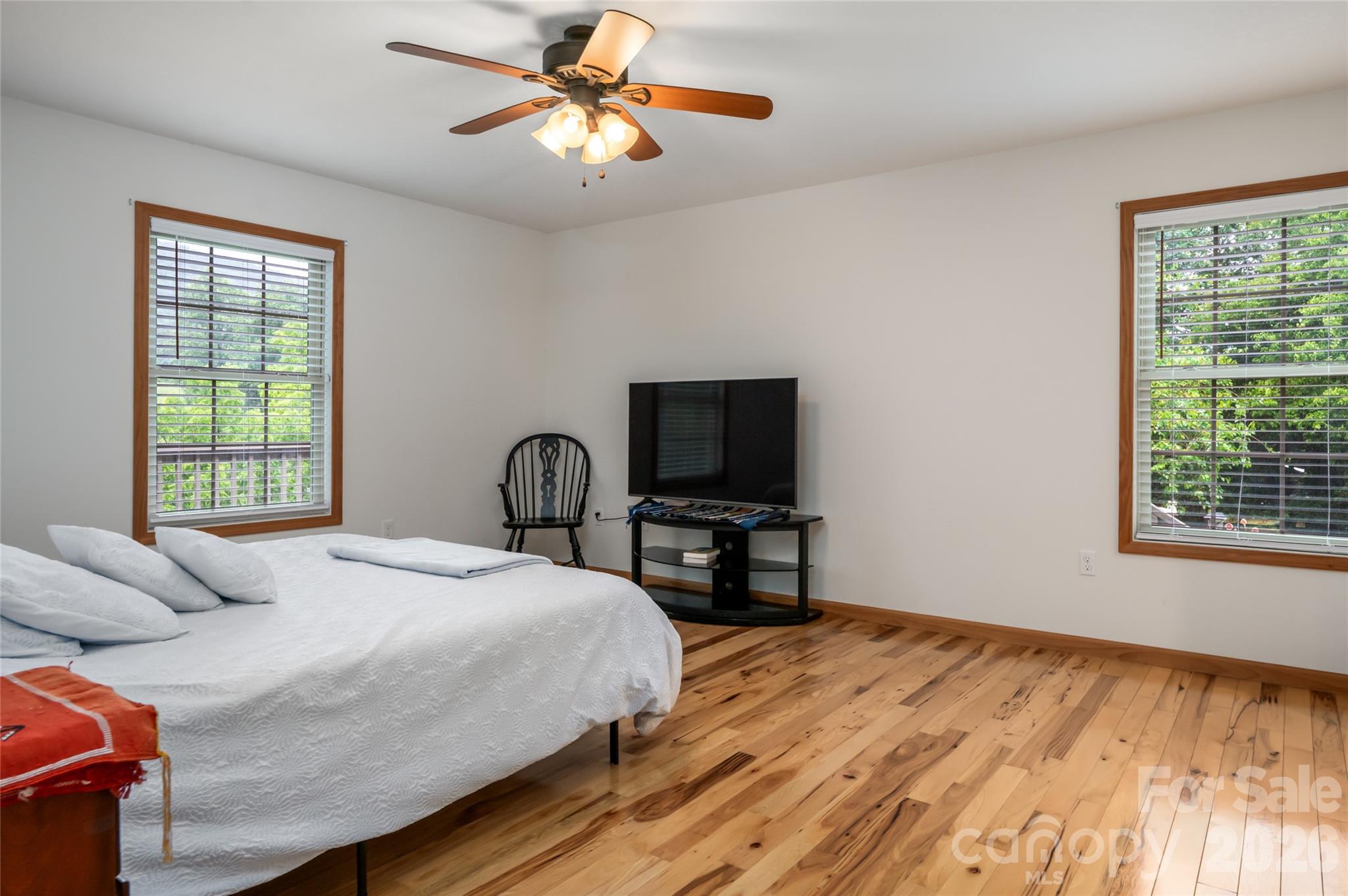 980 S River Road — Sylva