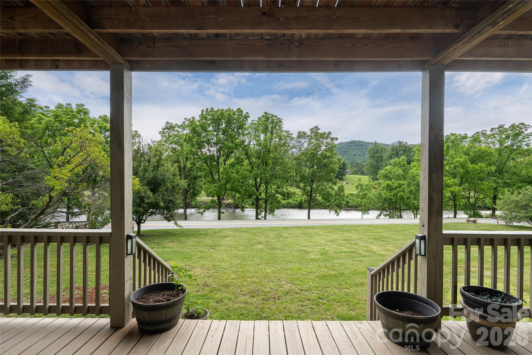 980 S River Road — Sylva