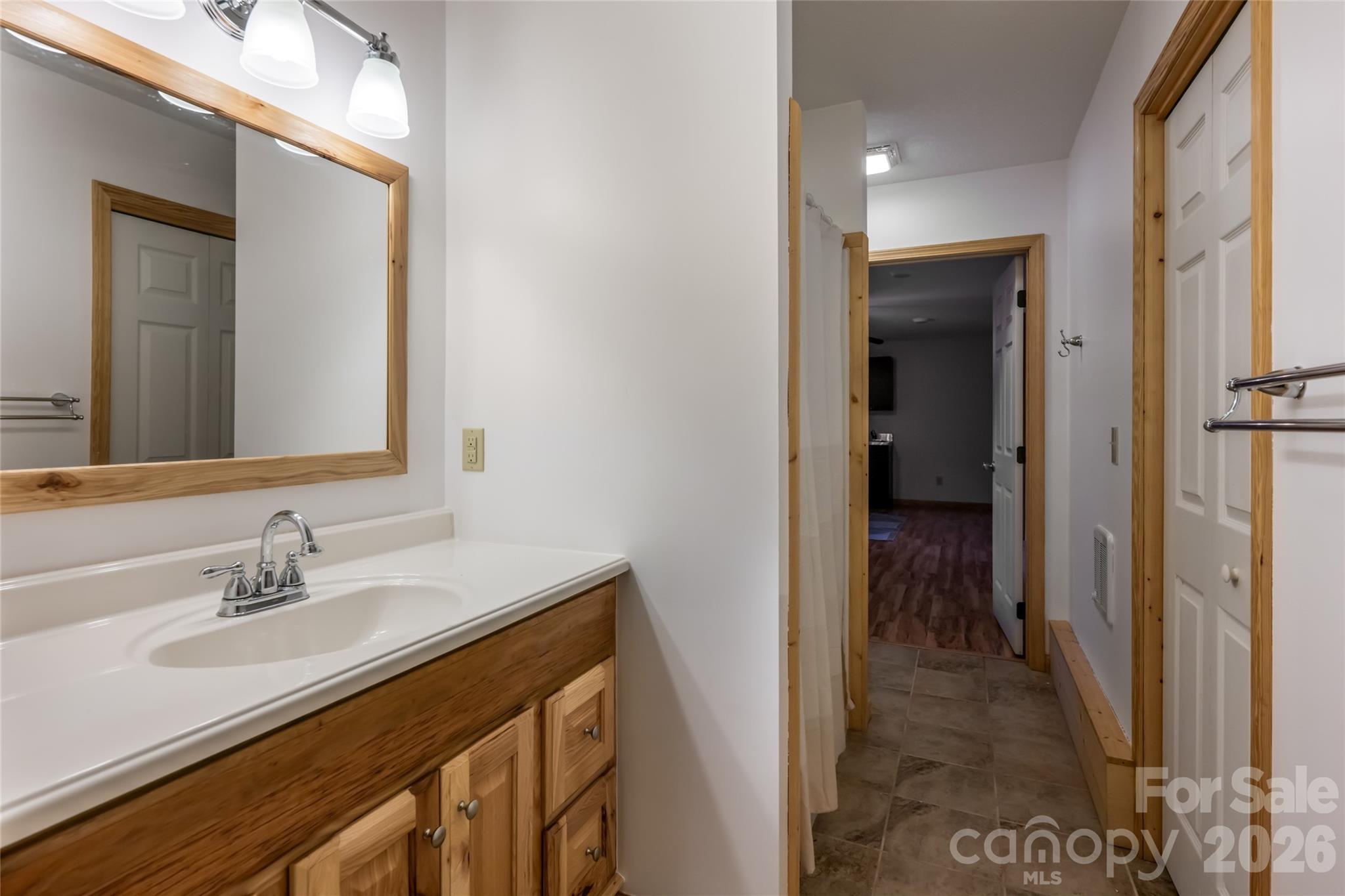 980 S River Road — Sylva