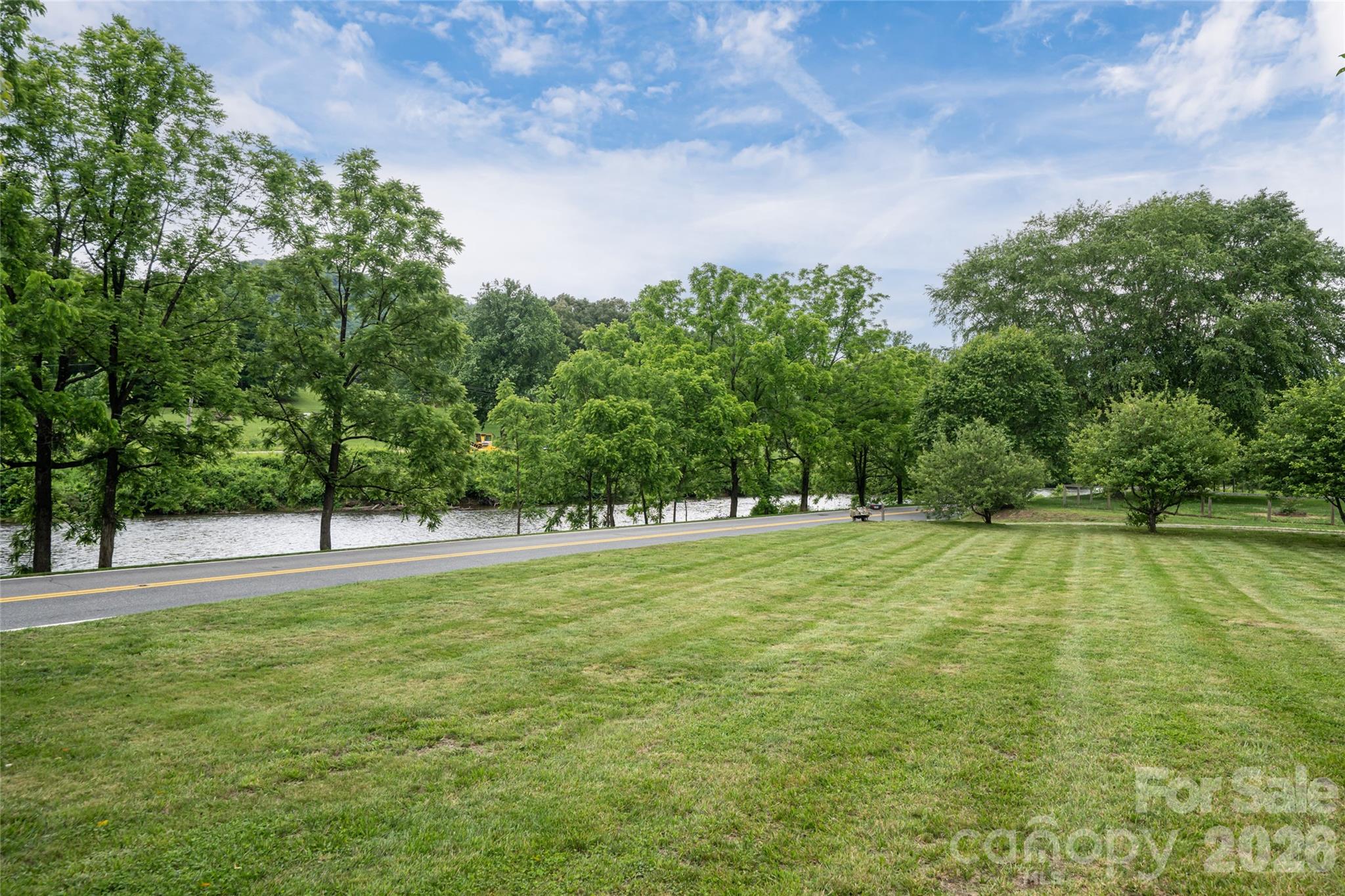 980 S River Road — Sylva