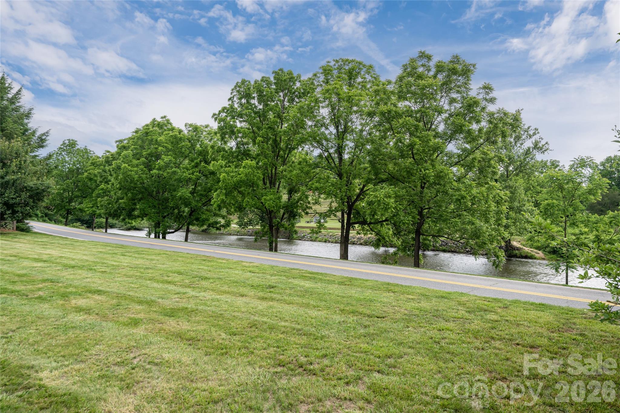 980 S River Road — Sylva