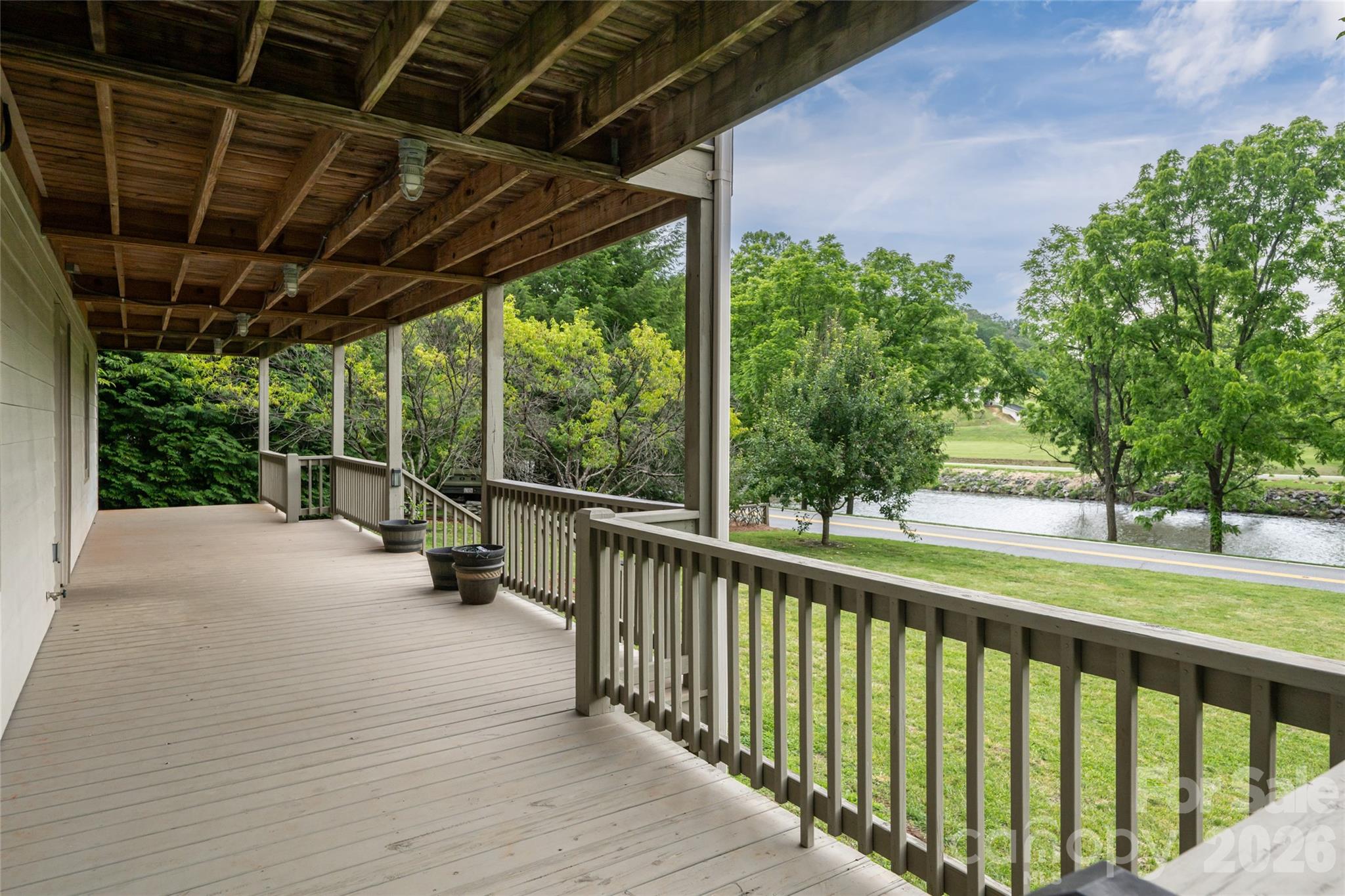 980 S River Road — Sylva