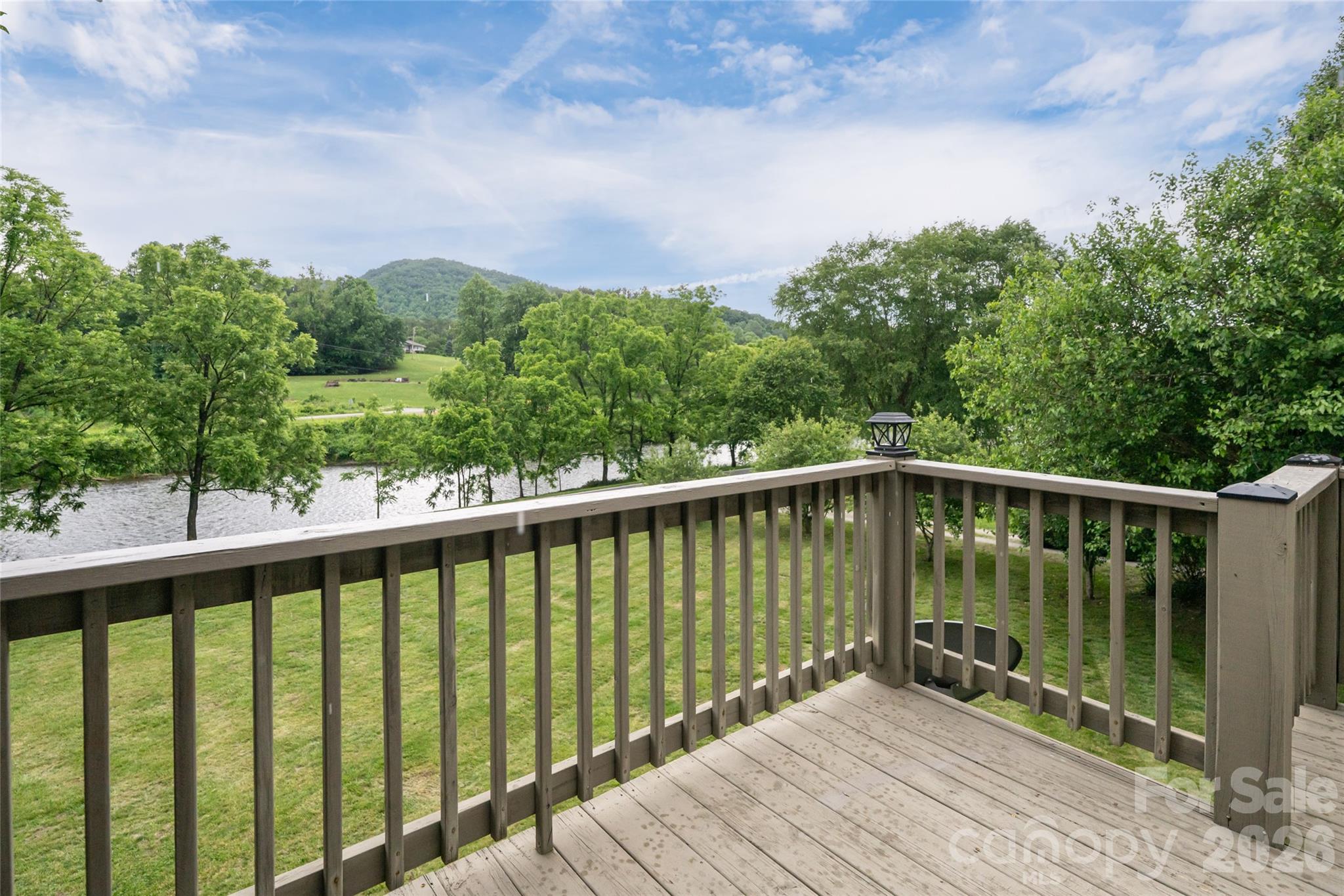 980 S River Road — Sylva
