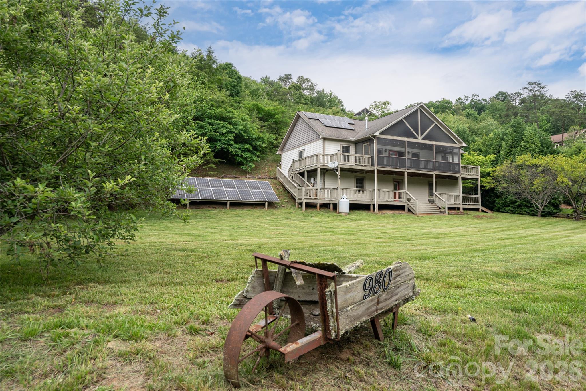 980 S River Road — Sylva