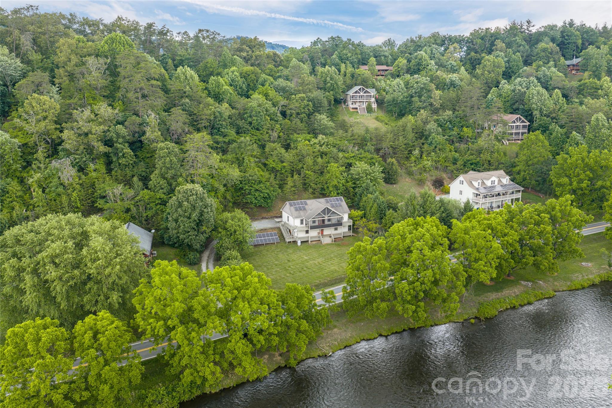 980 S River Road — Sylva
